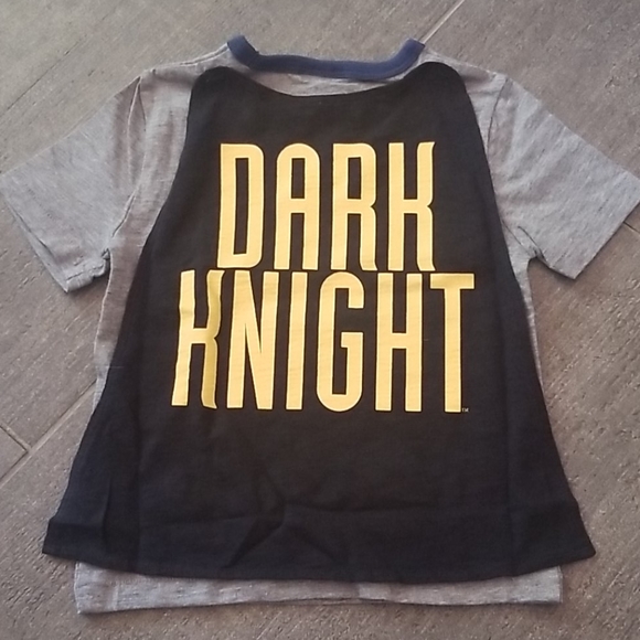 Gap DC Batman shirt w/cape - Picture 2 of 4